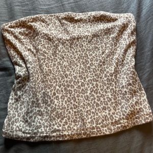Strapless cheetah print shirt
